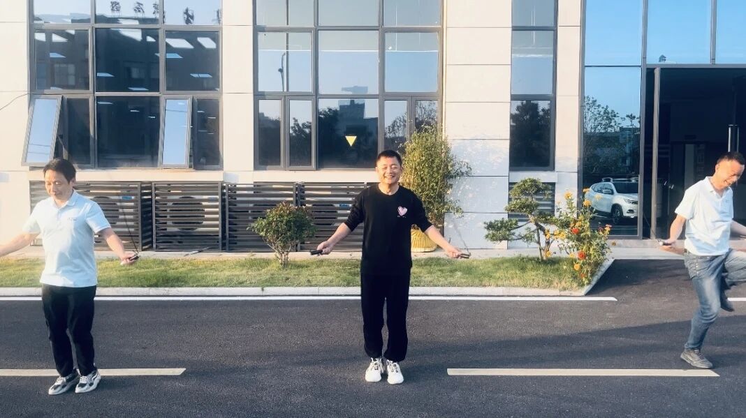 1763713004838225.jpg ba2b8dd06f3b39de7ddf63ea0c174021.jpg